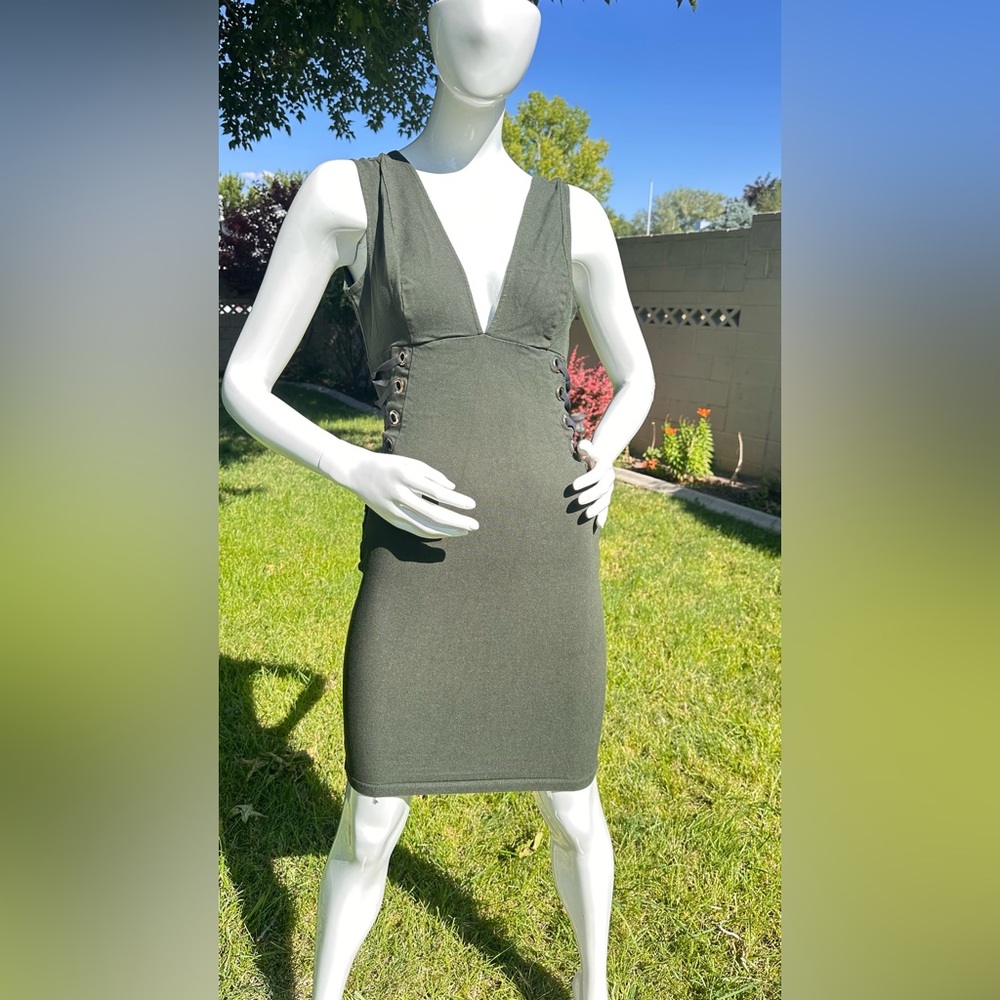 Iris Silver Sleeveless V-Neck Bodycon Mini Dress